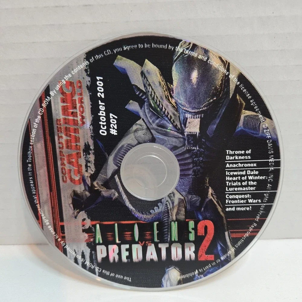 Computer Gaming World Aliens‎ VS Predator 2 PC Oct 2001 #207 W/ Sleeve EUC